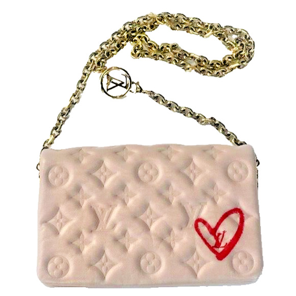 RARE Louis Vuitton Rose Coussin Pochette Heart Love Embossed Lambskin Crossbody - Picture 1 of 16